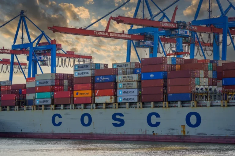 global-container-freight-rates-retreat-as-capacity-oversupply-challenges-market-stability