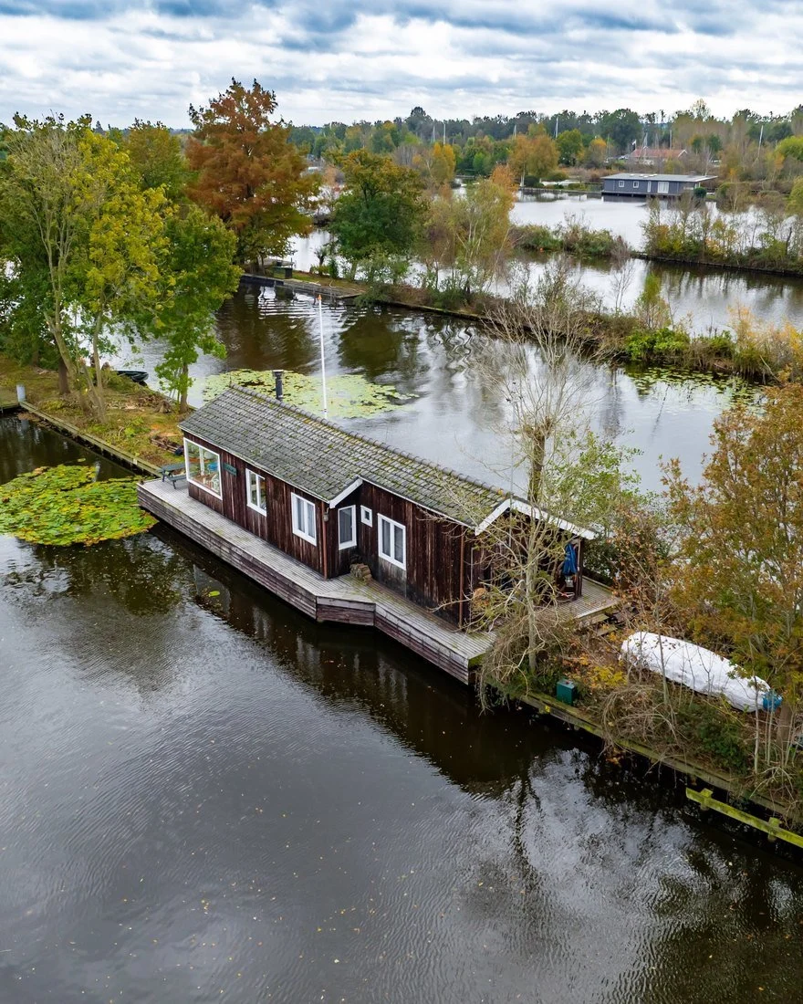 the-architects-of-necessity-life-on-the-ribbon-islands-of-loosdrecht