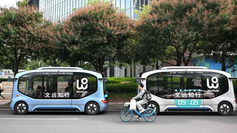 the-autonomous-divide-why-chinese-robobuses-are-conquering-the-globe-while-the-u-s-stands-still