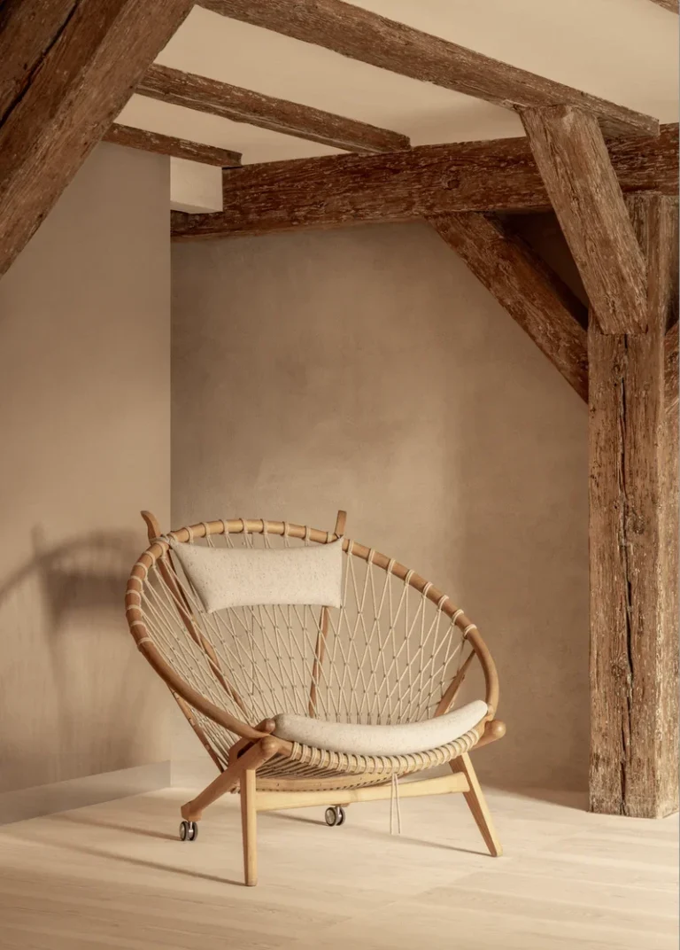 the-geometry-of-grace-the-enduring-legacy-of-hans-j-wegners-pp130-circle-chair