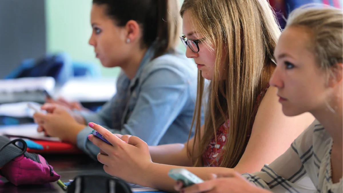 the-great-digital-disconnect-public-support-for-school-cellphone-bans-hits-new-heights