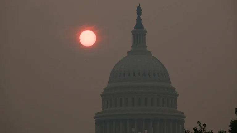 the-heat-paradox-why-american-voters-are-turning-against-climate-denial