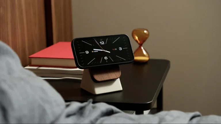 the-weight-of-innovation-why-modhauss-concrete-charger-is-redefining-desk-aesthetics
