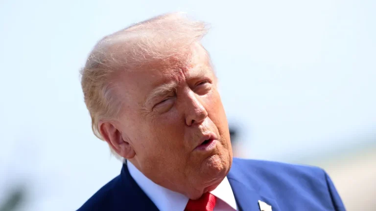 trump-administration-unleashes-sweeping-tariffs-on-generic-pharmaceuticals-igniting-supply-chain-concerns