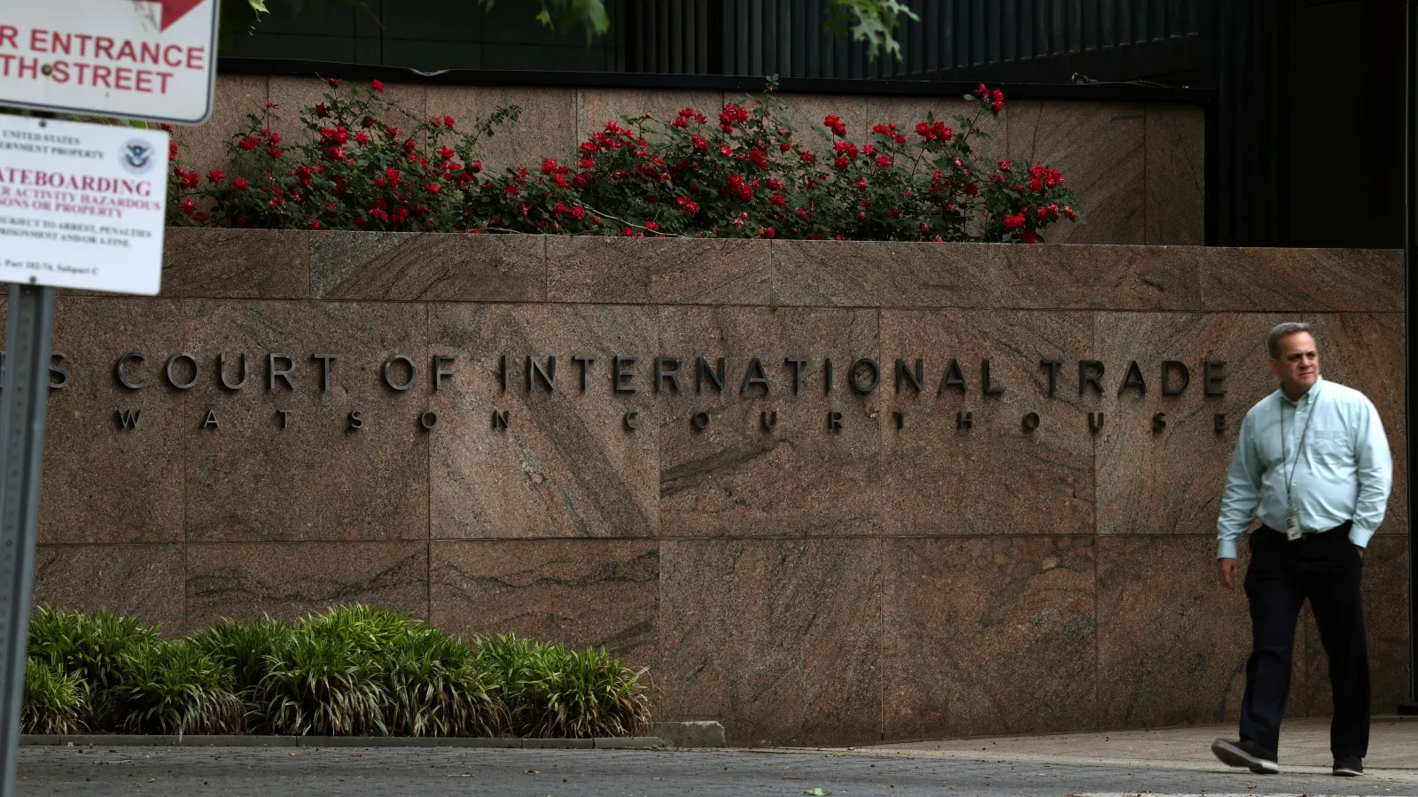 u-s-businesses-challenge-new-section-301-tariffs-in-court-rekindling-trade-policy-scrutiny