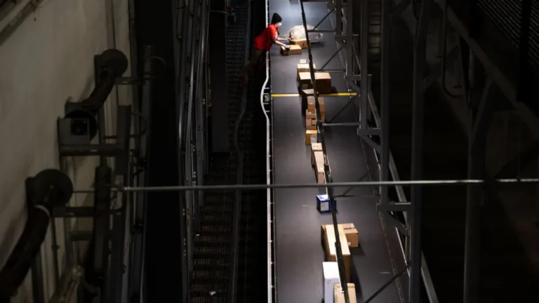 ups-accelerates-automation-drive-reconfigures-network-for-future-profitability