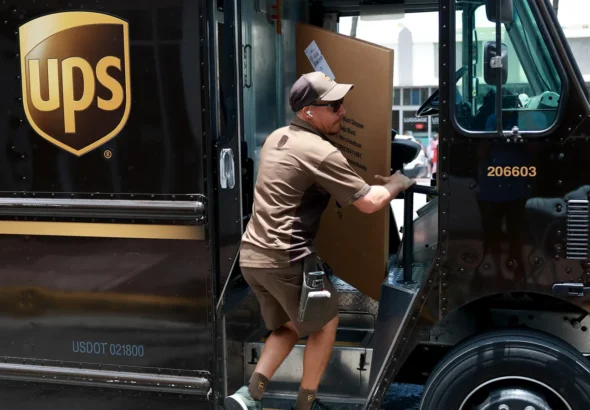 fuel-surcharge-shield-parcel-giants-navigate-geopolitical-headwinds-shippers-bear-the-brunt