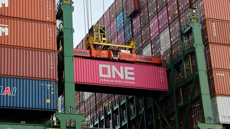 port-of-los-angeles-braces-for-surge-as-global-chokepoints-force-cargo-reroutes-and-early-peak-season-momentum-continues