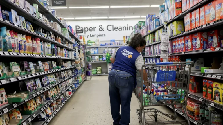 retail-giants-reap-billions-in-tariff-refunds-reshaping-strategies-and-market-dynamics