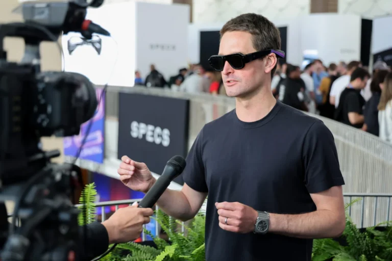 Snap Unveils SPECS At AWE