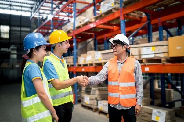 the-currency-trap-why-your-suppliers-second-quote-feels-like-a-betrayal