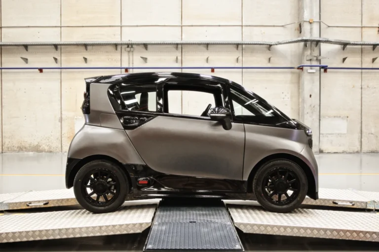 the-small-car-with-big-ambitions-can-liux-redefine-european-urban-mobility