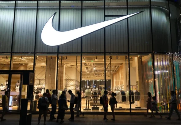 the-swoosh-at-a-crossroads-decoding-nikes-strategic-pivot-in-fiscal-q1-2026