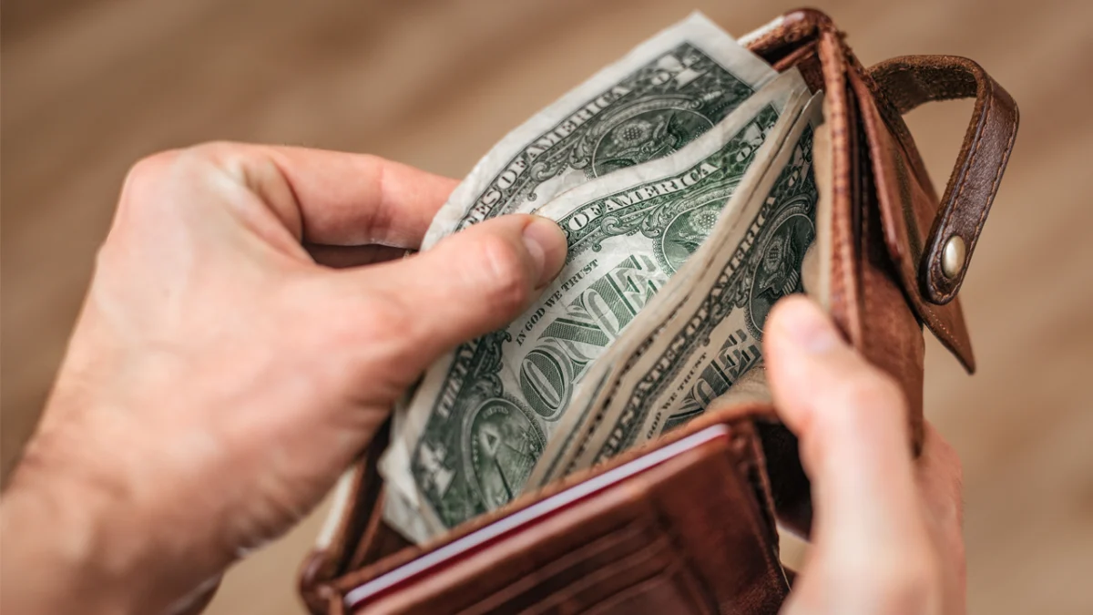 the-vanishing-wallet-how-the-american-relationship-with-cash-is-rapidly-evolving