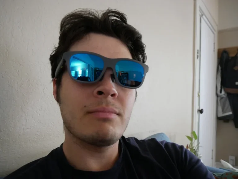 the-wearable-cinema-dilemma-a-deep-dive-into-xreals-a01-smart-glasses