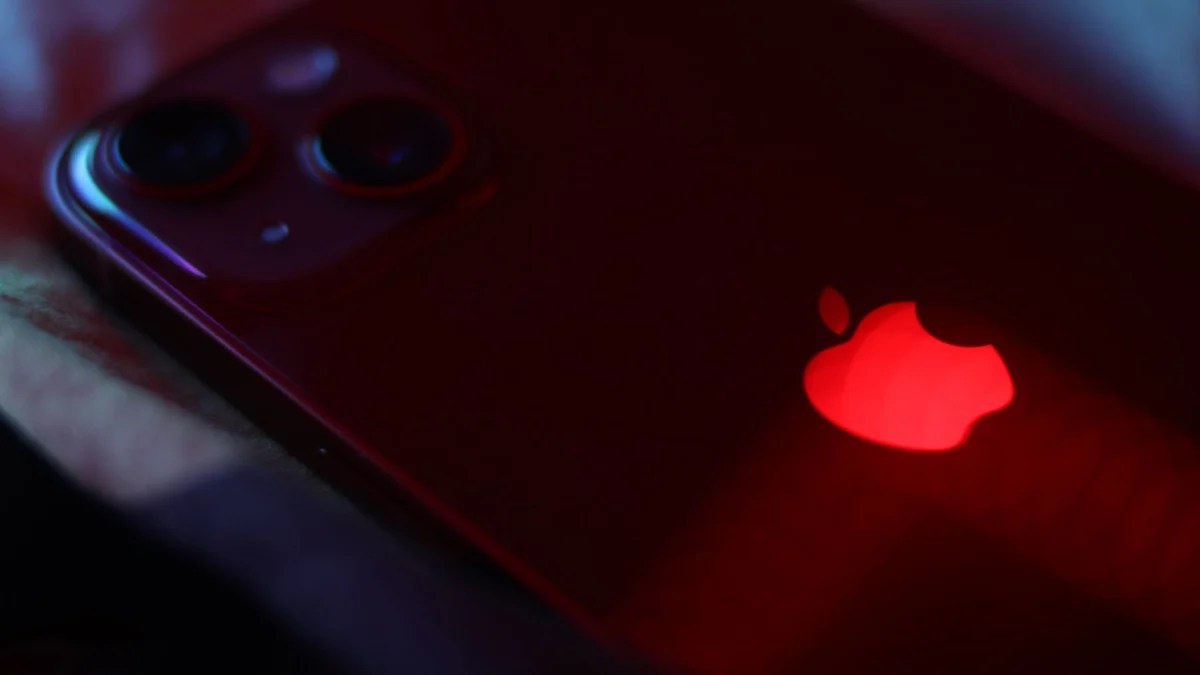 apples-ai-ambitions-stalled-why-eu-and-chinese-users-are-being-left-behind-in-the-siri-overhaul