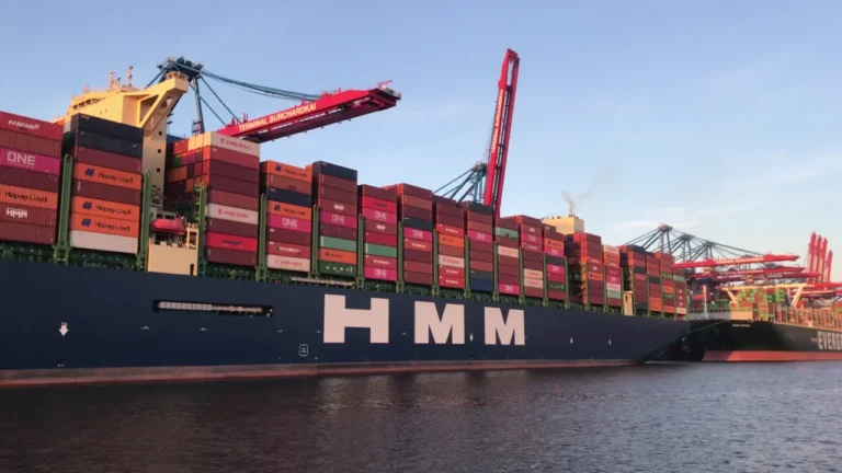 global-shipping-in-crisis-transpacific-freight-rates-surge-325-amid-geopolitical-instability