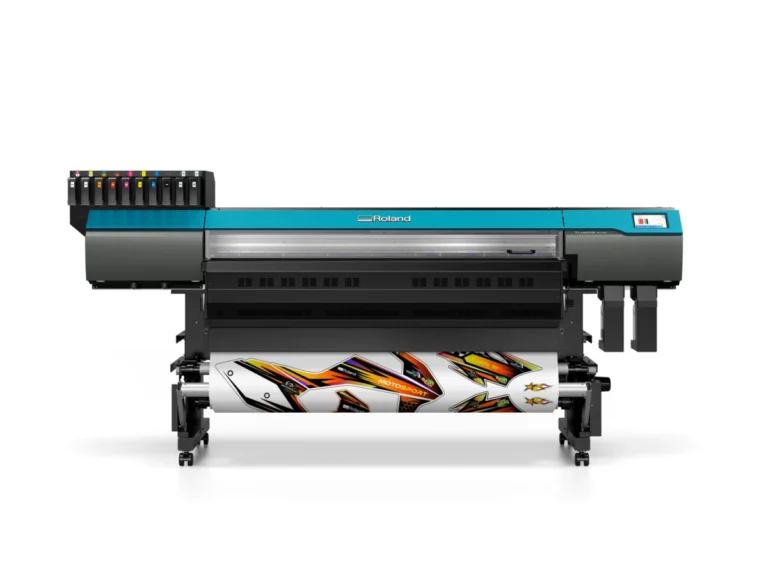 innovation-in-ink-roland-dg-unveils-the-industrys-first-integrated-latex-printer-cutter
