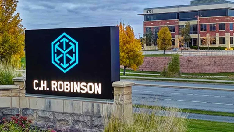 navigating-the-nuclear-era-c-h-robinson-faces-legal-headwinds-and-technological-transformation
