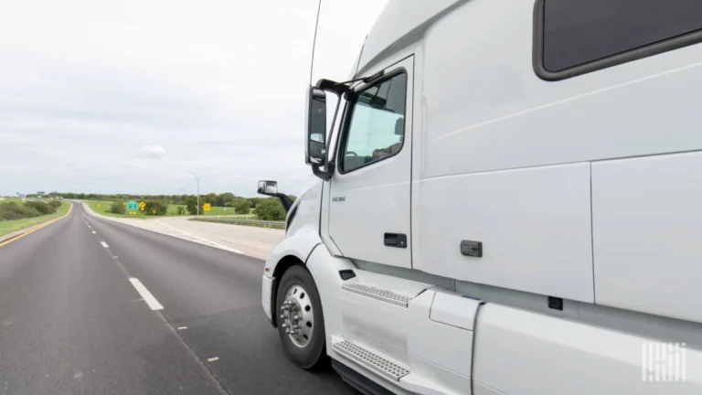revolutionizing-fleet-uptime-volvo-trucks-lock-and-leave-initiative-redefines-vehicle-maintenance