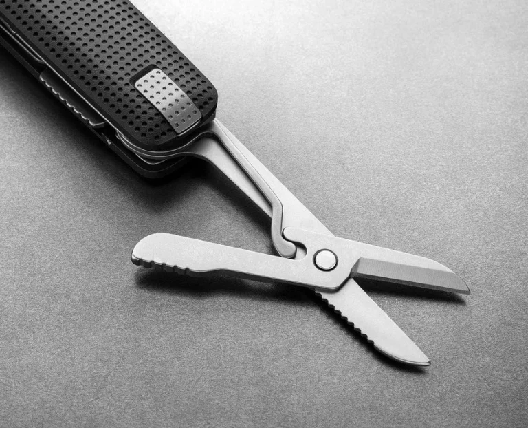 the-helton-reimagining-the-pocket-multitool-for-the-modern-era