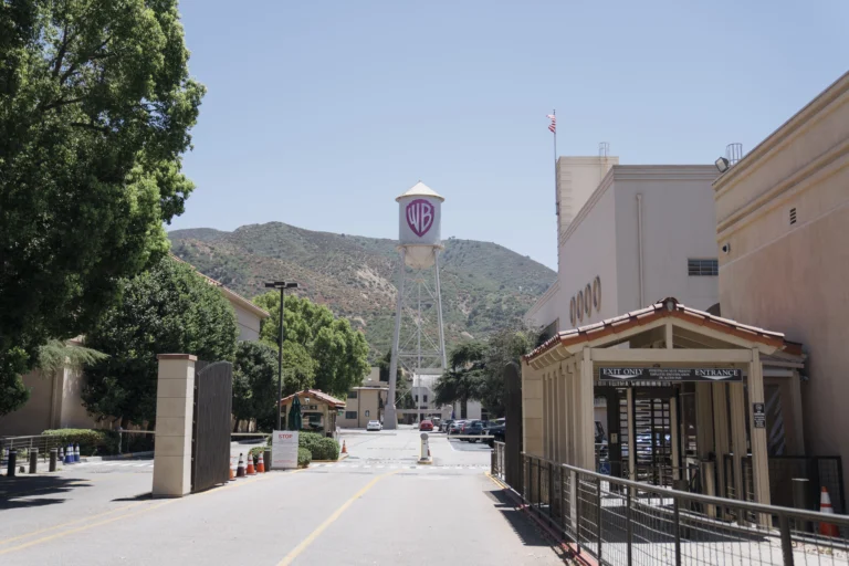 the-consolidation-of-a-titan-how-the-paramount-warner-bros-merger-reshaped-the-media-landscape