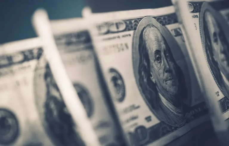 the-high-cost-of-stagnation-why-your-executive-compensation-strategy-needs-an-overhaul